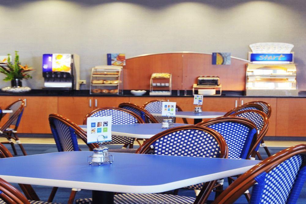 Holiday Inn Express Hotel & Suites Norfolk Airport By Ihg Zewnętrze zdjęcie