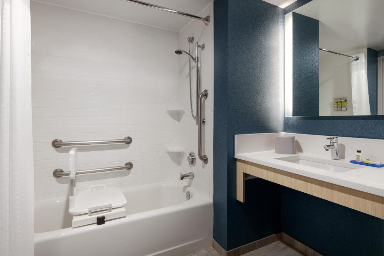Holiday Inn Express Hotel & Suites Norfolk Airport By Ihg Zewnętrze zdjęcie