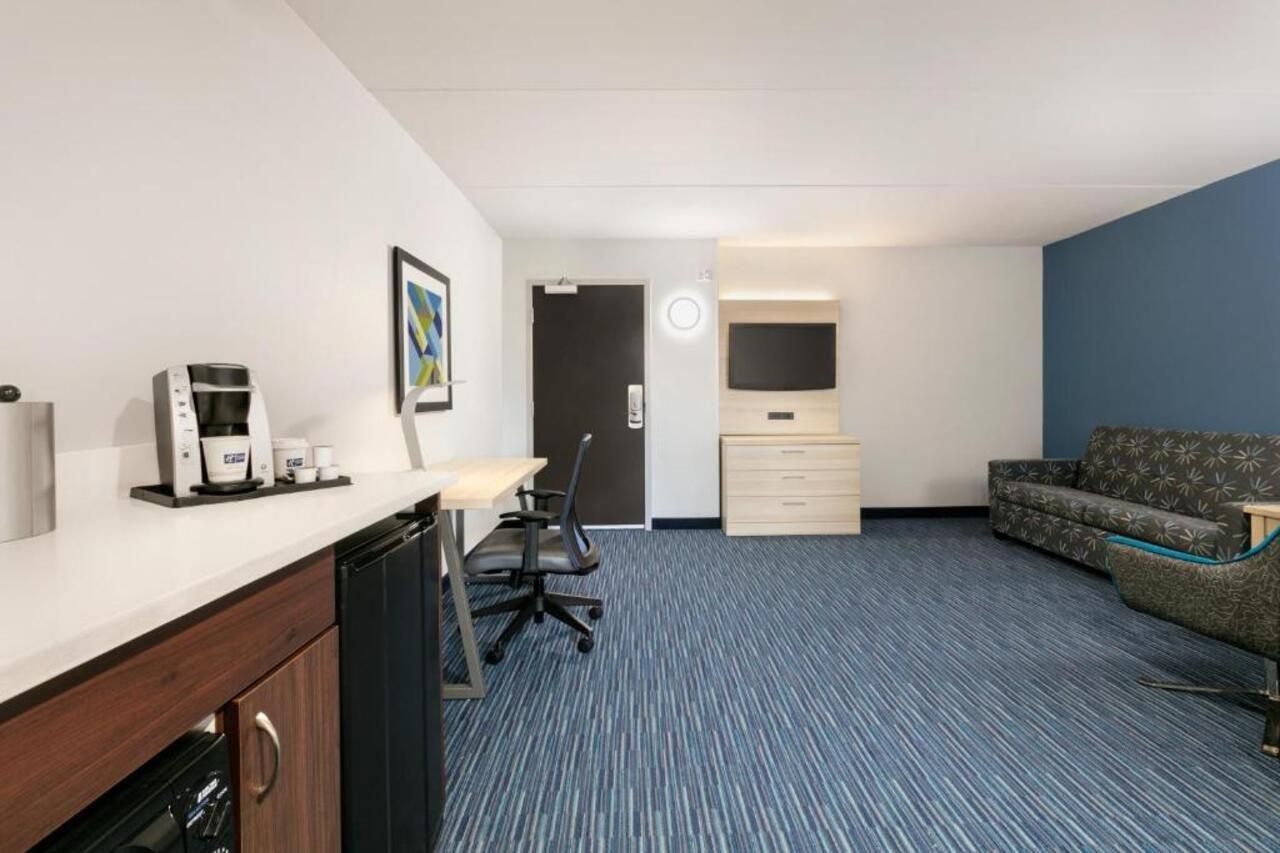 Holiday Inn Express Hotel & Suites Norfolk Airport By Ihg Zewnętrze zdjęcie