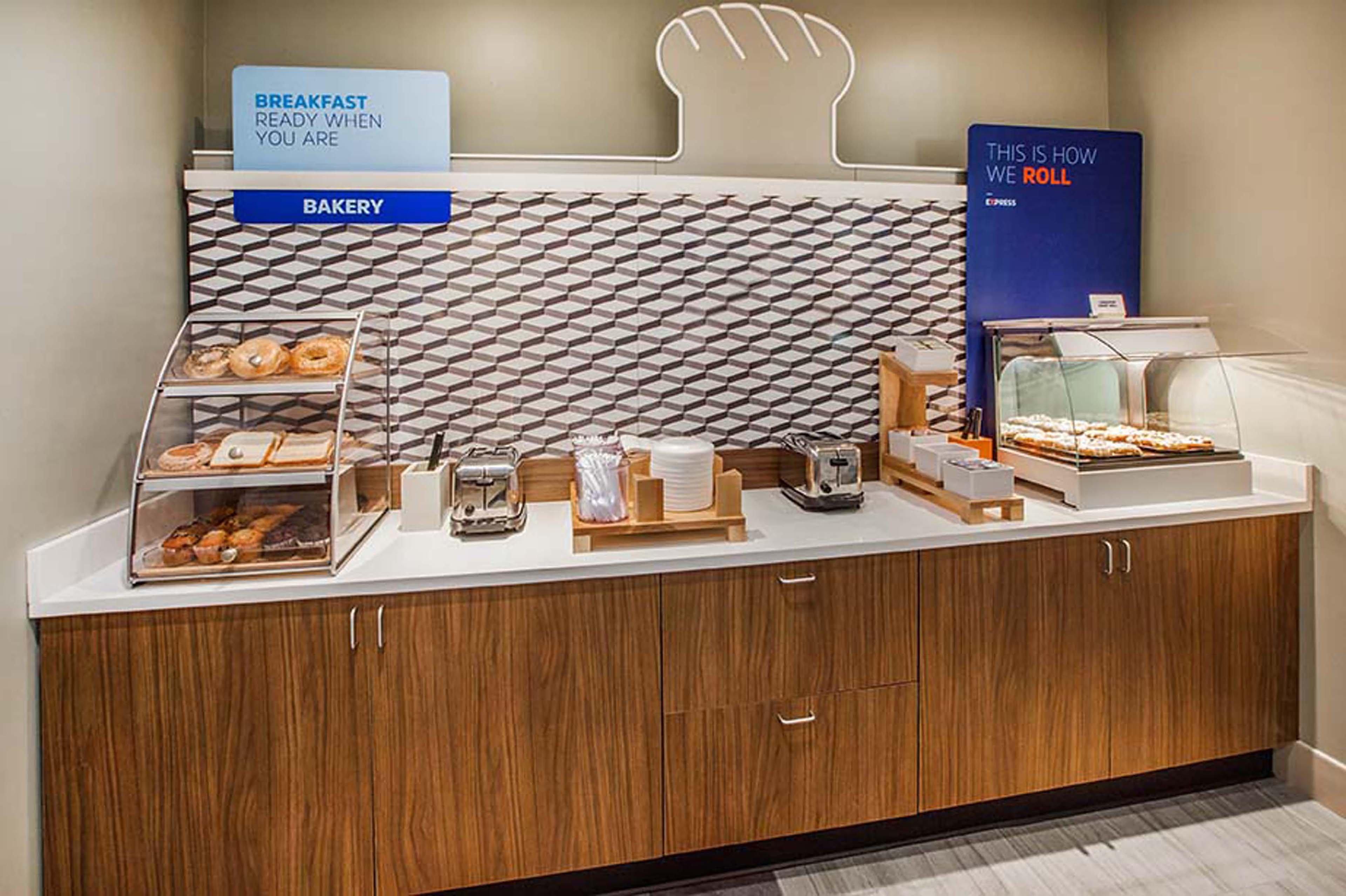 Holiday Inn Express Hotel & Suites Norfolk Airport By Ihg Zewnętrze zdjęcie